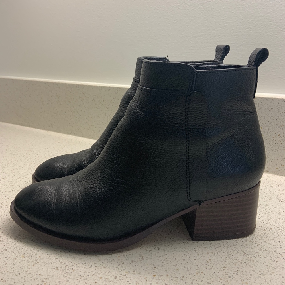 Gap ankle boots (size 5)